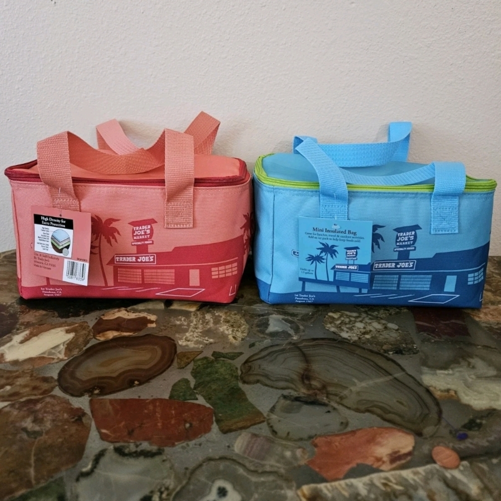 NWT Trader Joe’s mini insulated Tote Lunch Bag (set of 2)- Blue & Pink 1.5 gal